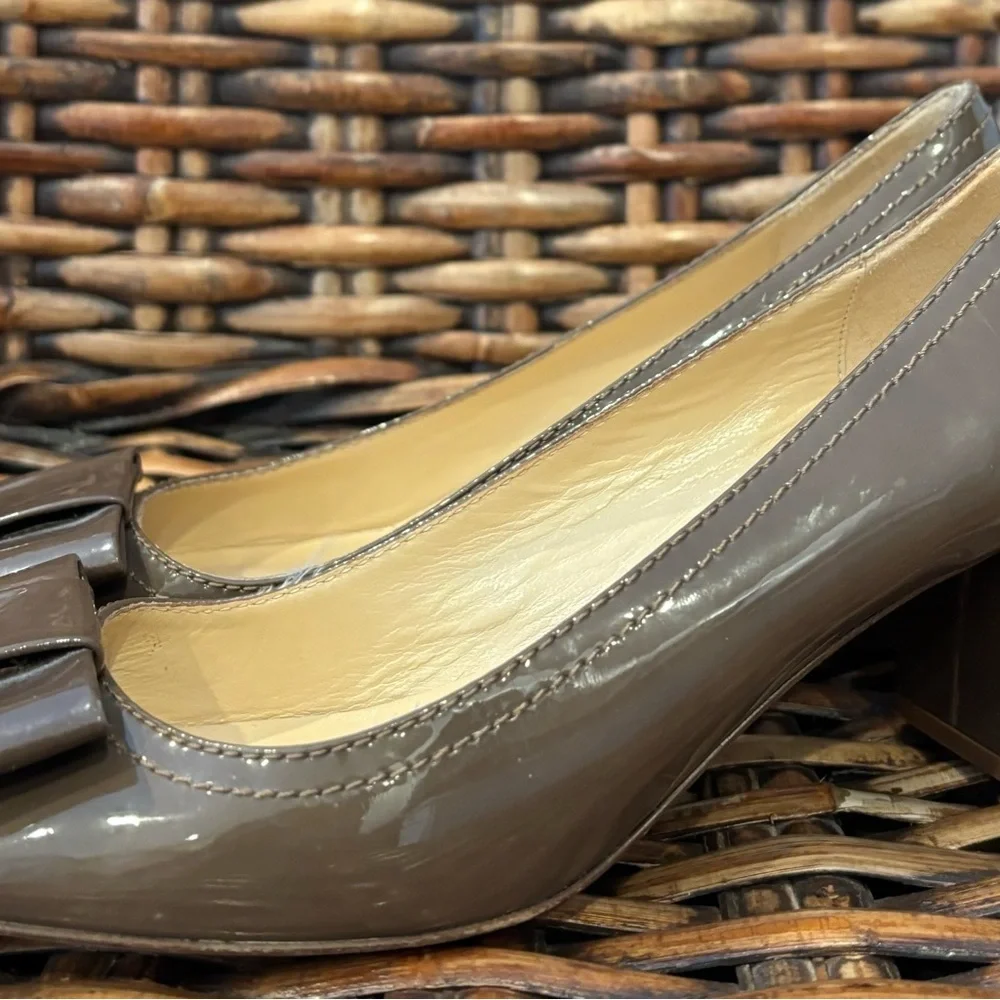 kate spade Taupe Patent Block Heel Pumps with Bow in size 8.5